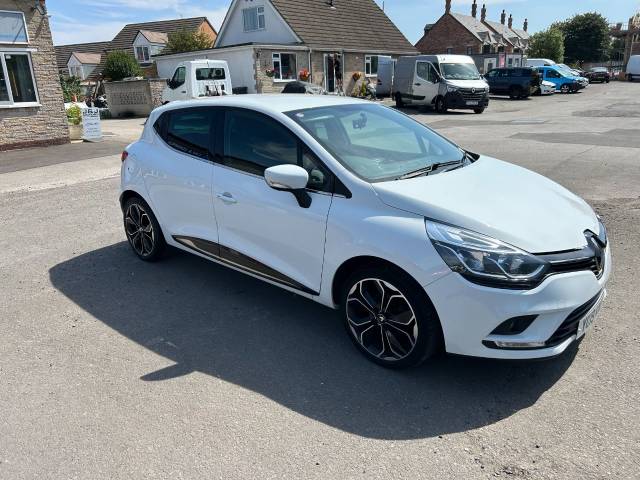 Renault Clio 0.9 CLIO ICONIC TCE Hatchback Petrol White